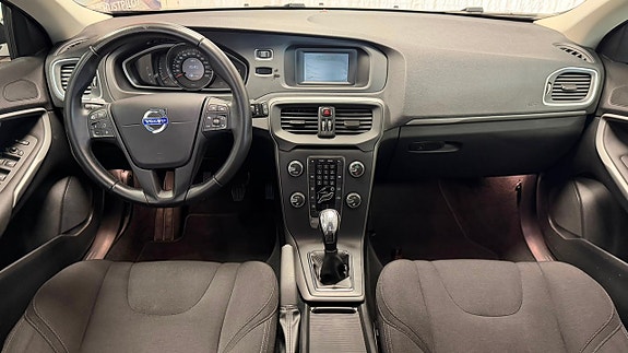 Volvo V40 10 of 19
