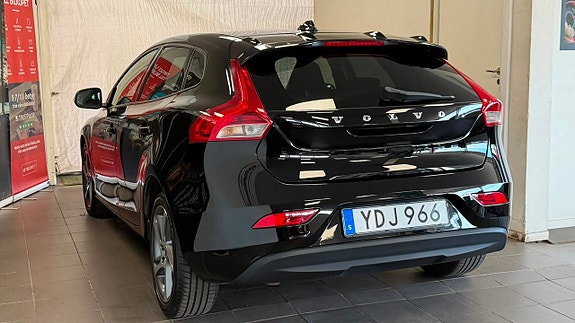 Volvo V40 7 of 19