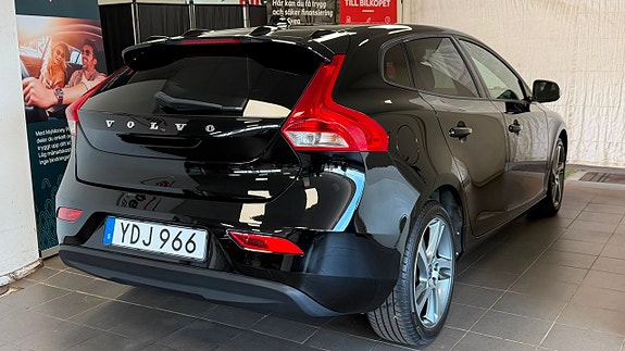 Volvo V40 5 of 19