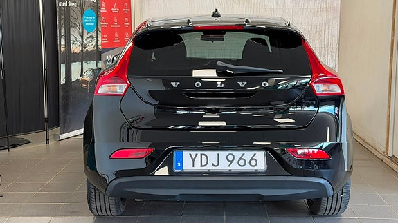 Volvo V40 6 of 19