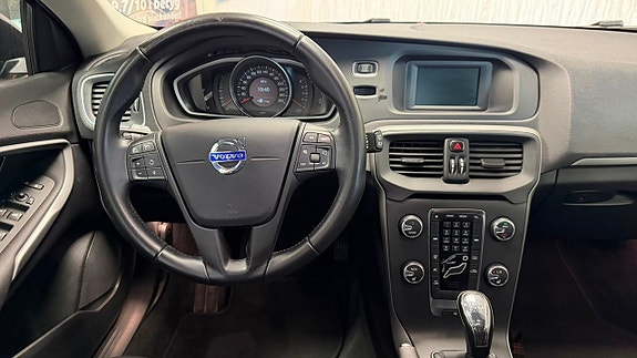 Volvo V40 9 of 19