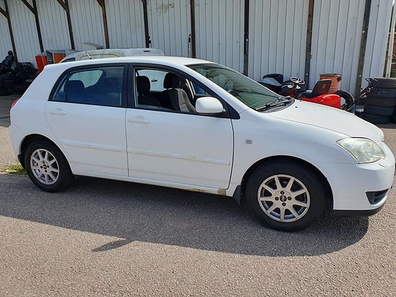 Toyota Corolla 7 of 9