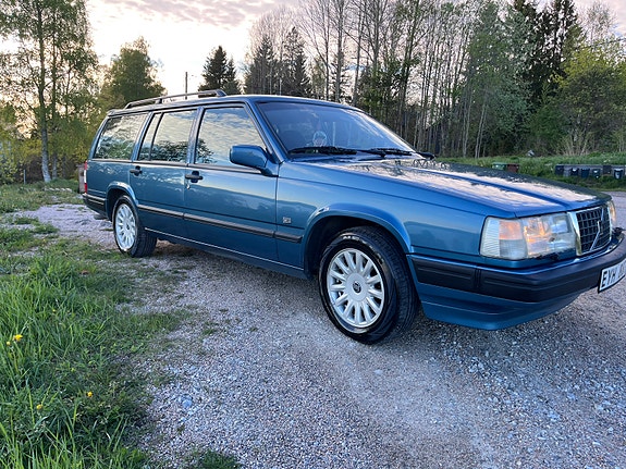 Volvo 940 2 of 16