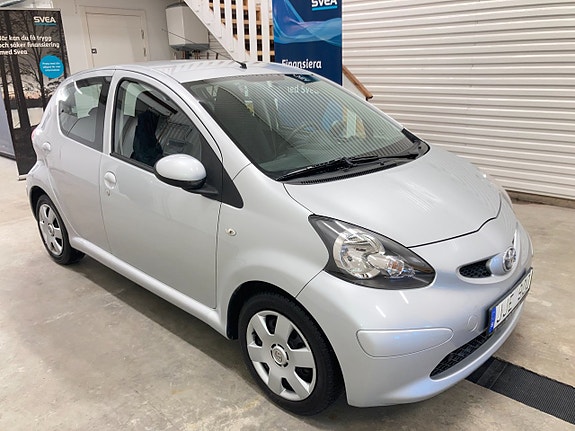 Toyota Aygo 2 of 29