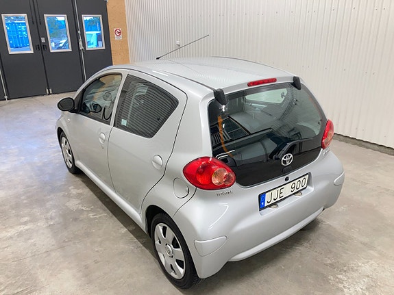 Toyota Aygo 6 of 29
