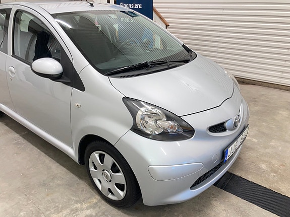 Toyota Aygo 3 of 29