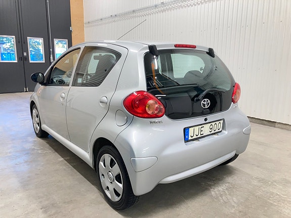 Toyota Aygo 5 of 29
