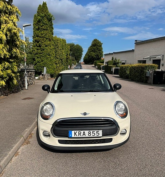MINI One 3 of 11