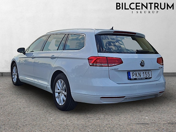 Volkswagen Passat 4 of 8