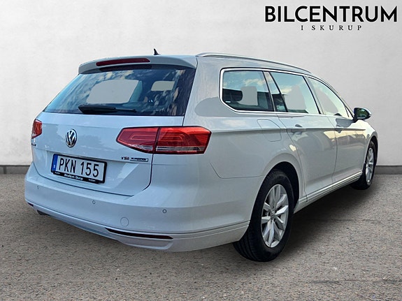 Volkswagen Passat 3 of 8