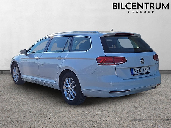 Volkswagen Passat 4 of 8
