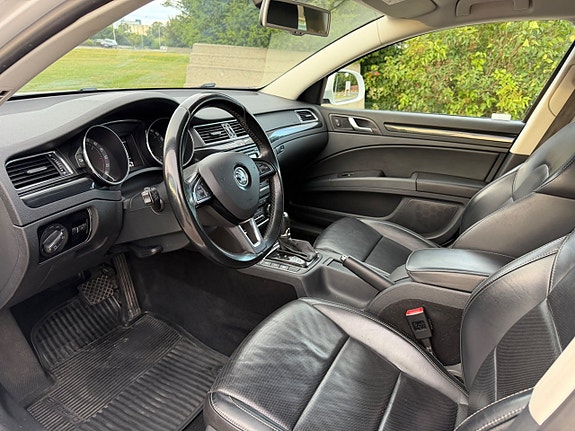 Skoda Superb 10 of 13