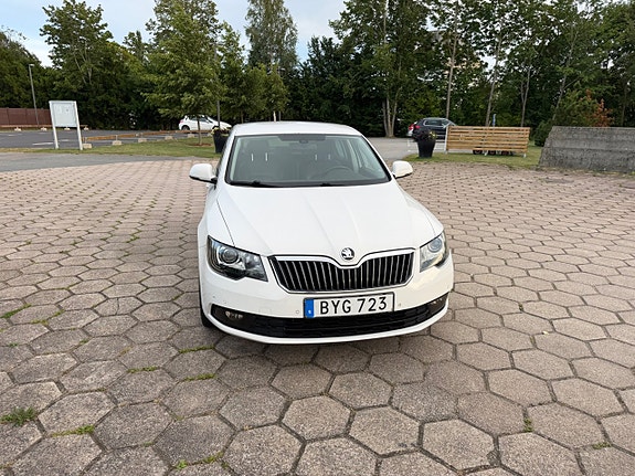 Skoda Superb 7 of 13