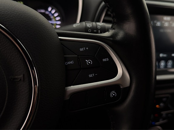 Jeep Compass 14 of 29