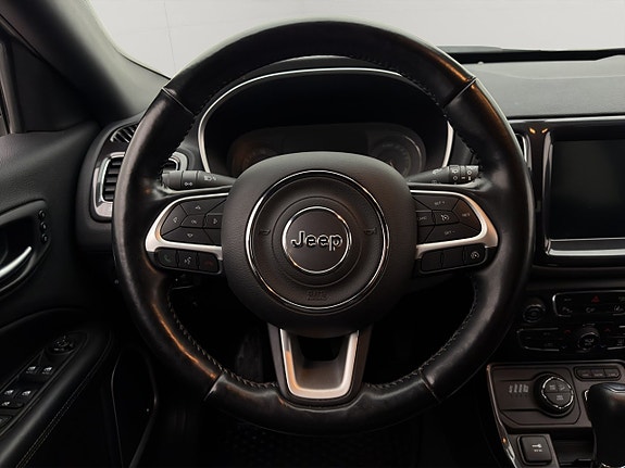 Jeep Compass 12 of 29