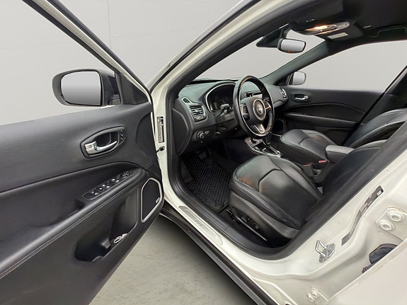 Jeep Compass 10 of 29