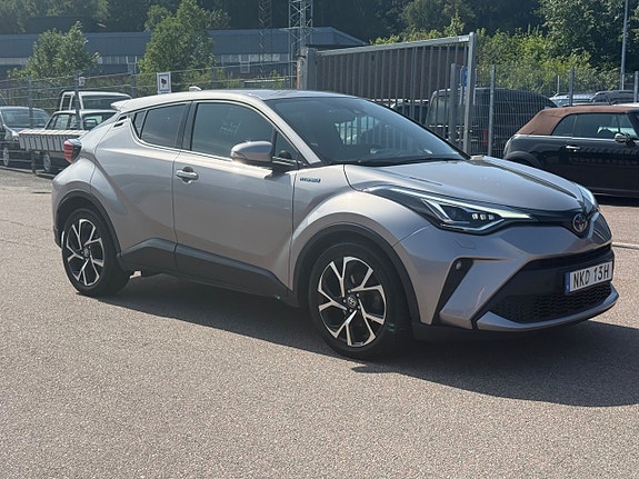 Toyota C-HR 2 of 18