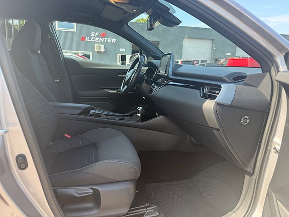 Toyota C-HR 9 of 18