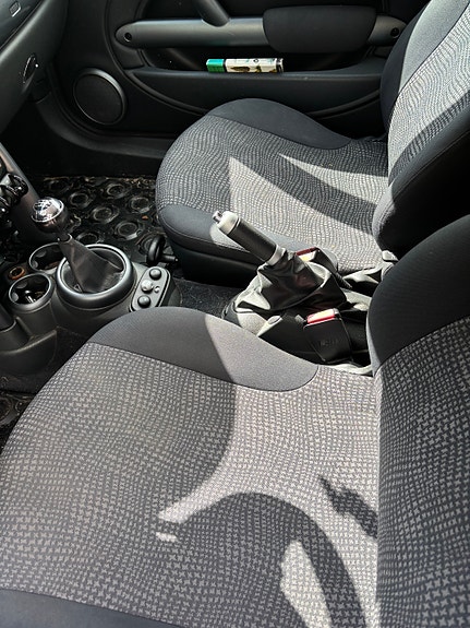 MINI Cooper 3 of 6