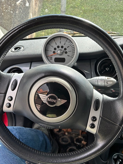 MINI Cooper 6 of 6
