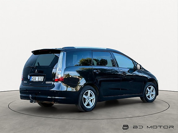 Mitsubishi Grandis 3 of 16