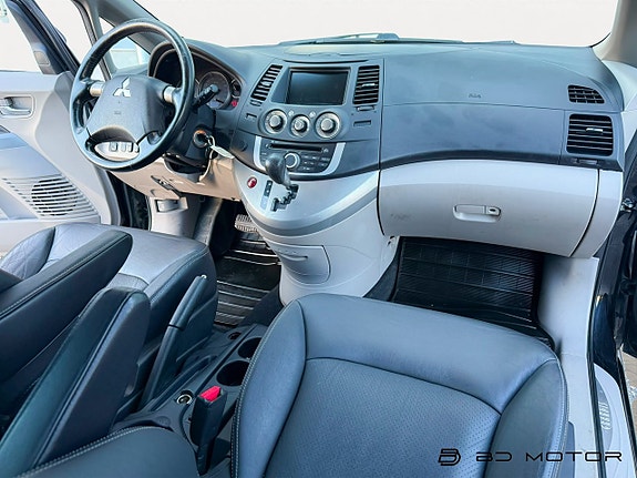 Mitsubishi Grandis 11 of 16