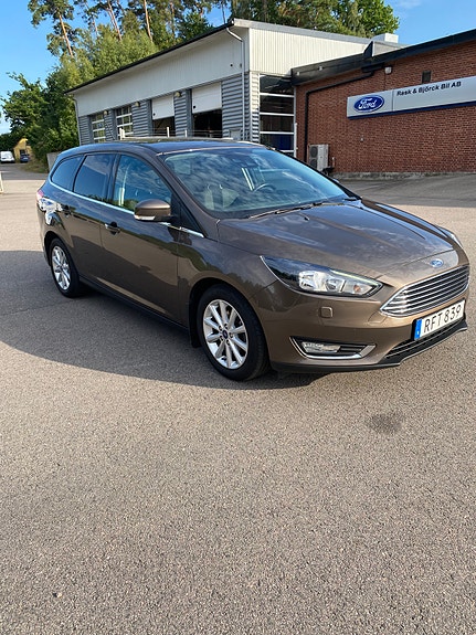 Ford Focus 2 of 9