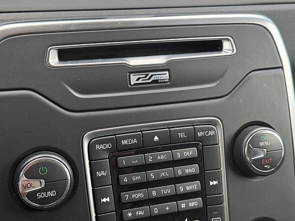 Volvo V70 16 of 20
