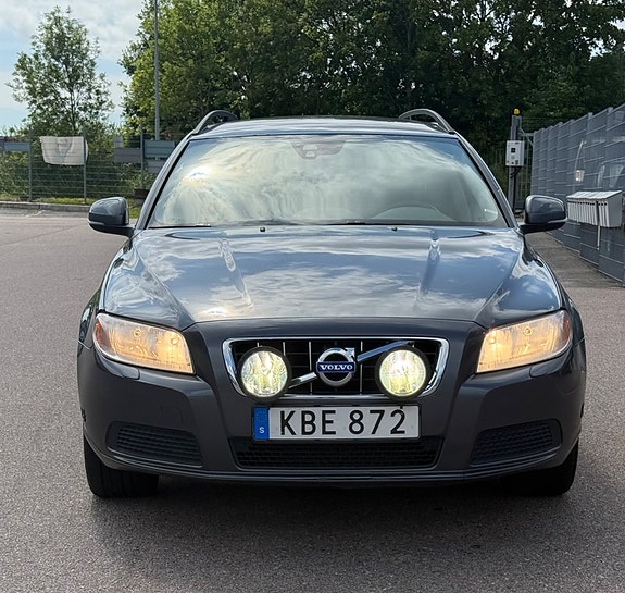 Volvo V70 3 of 20
