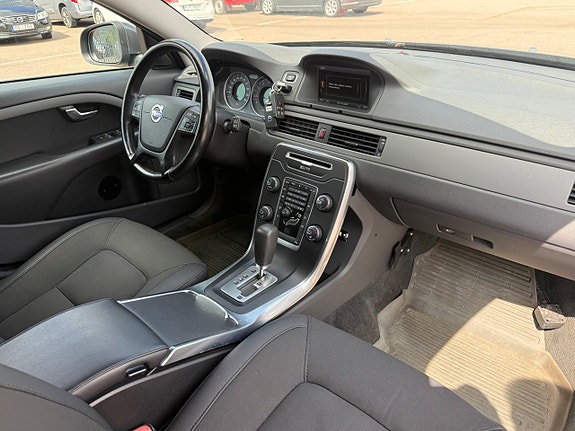 Volvo V70 9 of 20