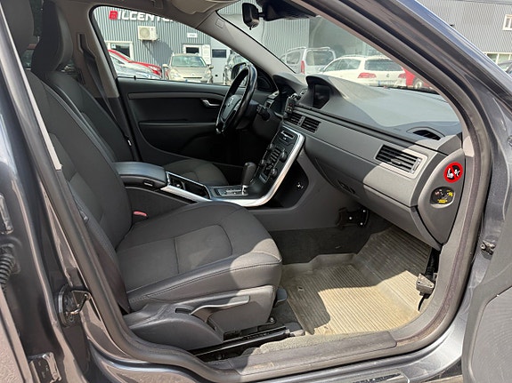 Volvo V70 8 of 20