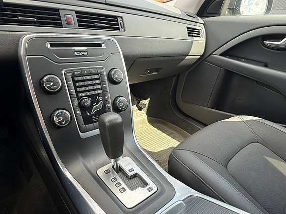 Volvo V70 12 of 20