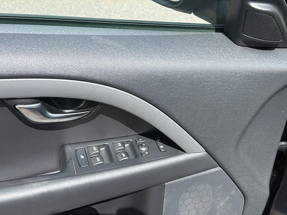 Volvo V70 13 of 20