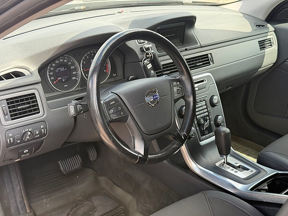 Volvo V70 6 of 20