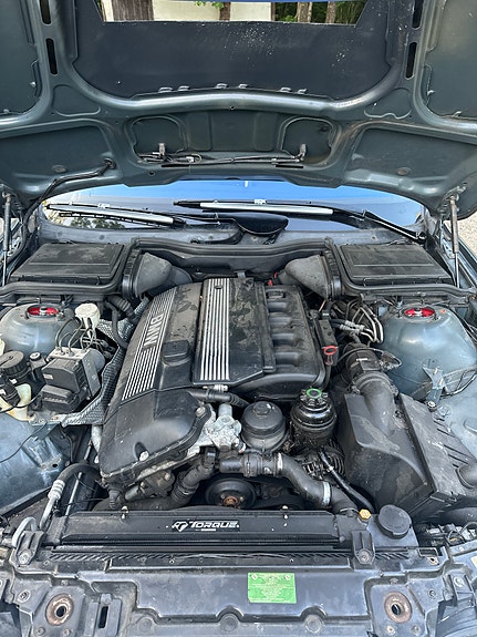 BMW 523i 5 of 5