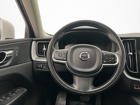Volvo XC60 14 of 30