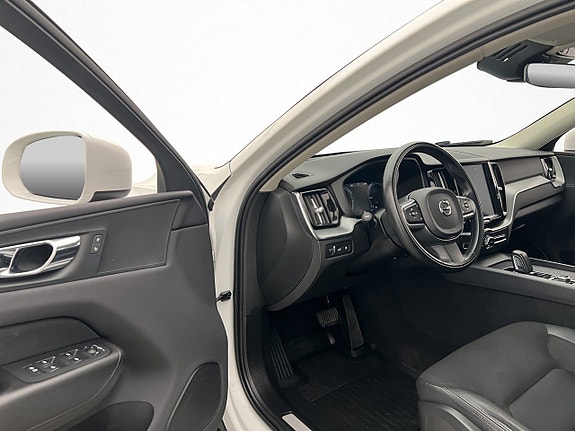 Volvo XC60 11 of 30