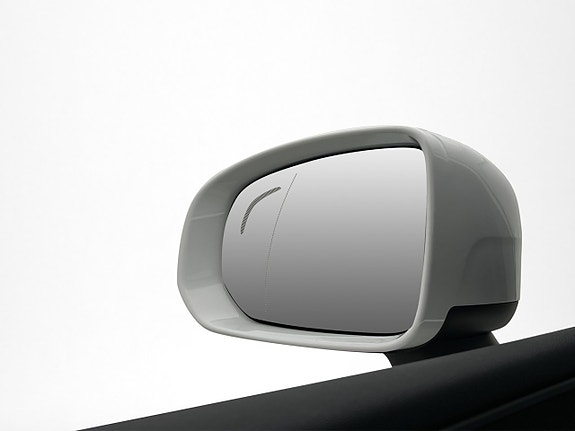 Volvo XC60 10 of 30