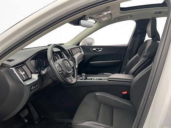 Volvo XC60 12 of 30
