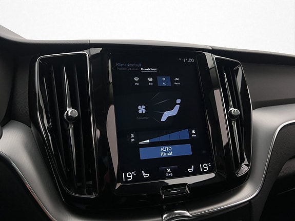Volvo XC60 20 of 30