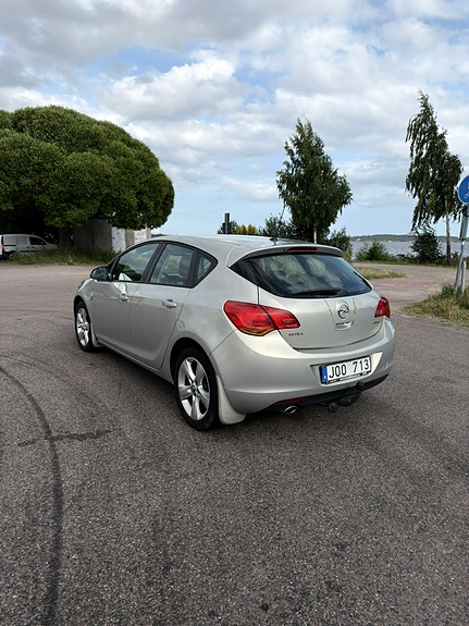 Opel Astra 4 of 7