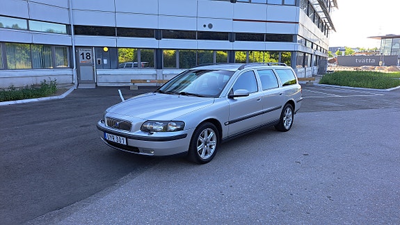 Volvo V70 7 of 20