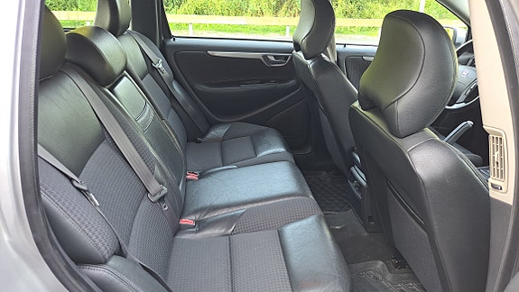 Volvo V70 12 of 20