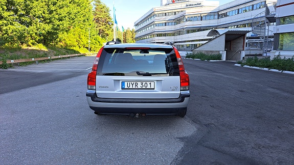 Volvo V70 4 of 20