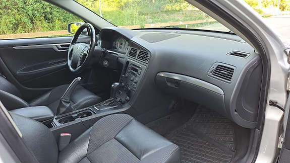 Volvo V70 11 of 20