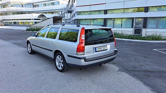 Volvo V70 5 of 20