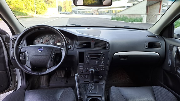 Volvo V70 9 of 20
