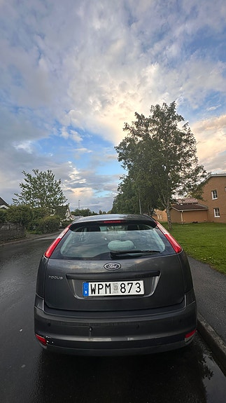 Ford Focus 2 of 10