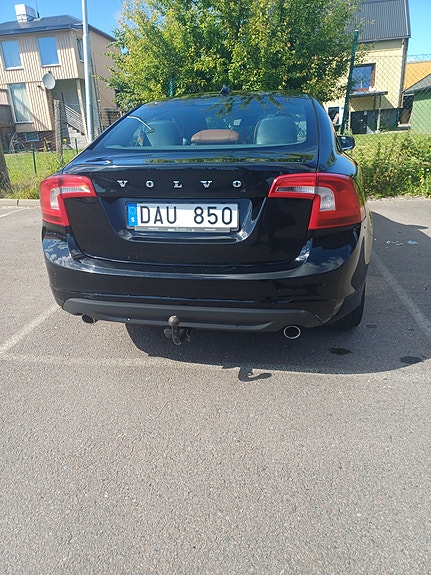 Volvo S60 3 of 4