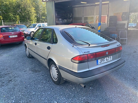 Saab 900 8 of 10